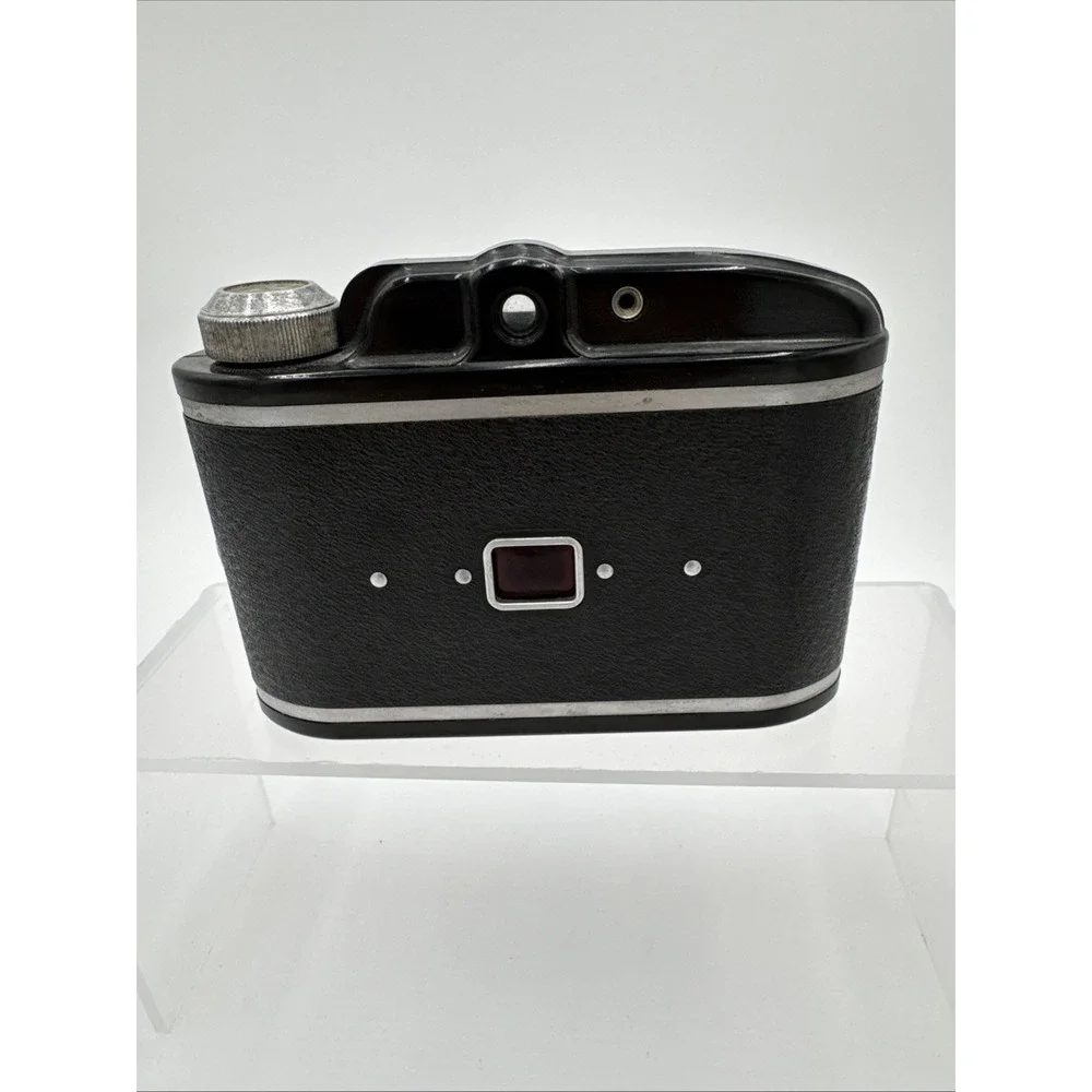 Vintage Beacon Two Twenty Five 225 Camera – 620 Film – 1950s Art Deco USA w/Case
